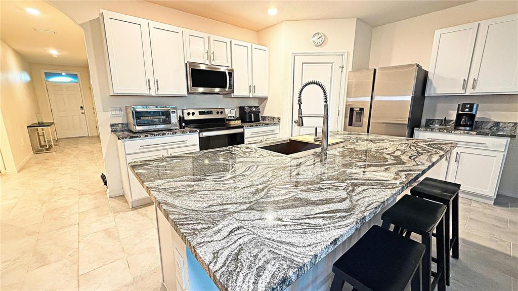 17436 HARVEST MOON WAY, BRADENTON, FL — photo 4 of 11