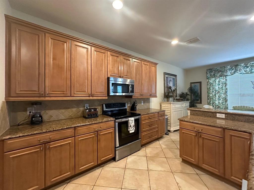 4520 STELLA STREET, KISSIMMEE, FL — photo 5 of 29