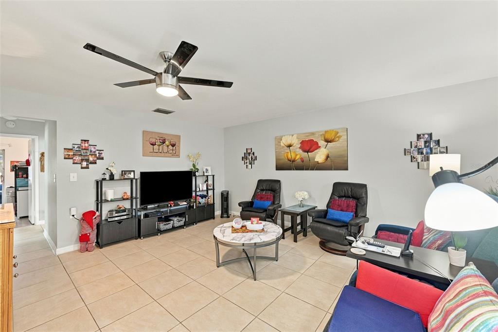 302 CANTON COURT UNIT 56, SUN CITY CENTER, FL — photo 5 of 30