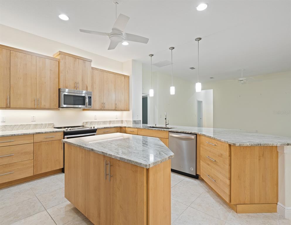 8348 BRIDGEPORT BAY CIRCLE, MOUNT DORA, FL — photo 3 of 30