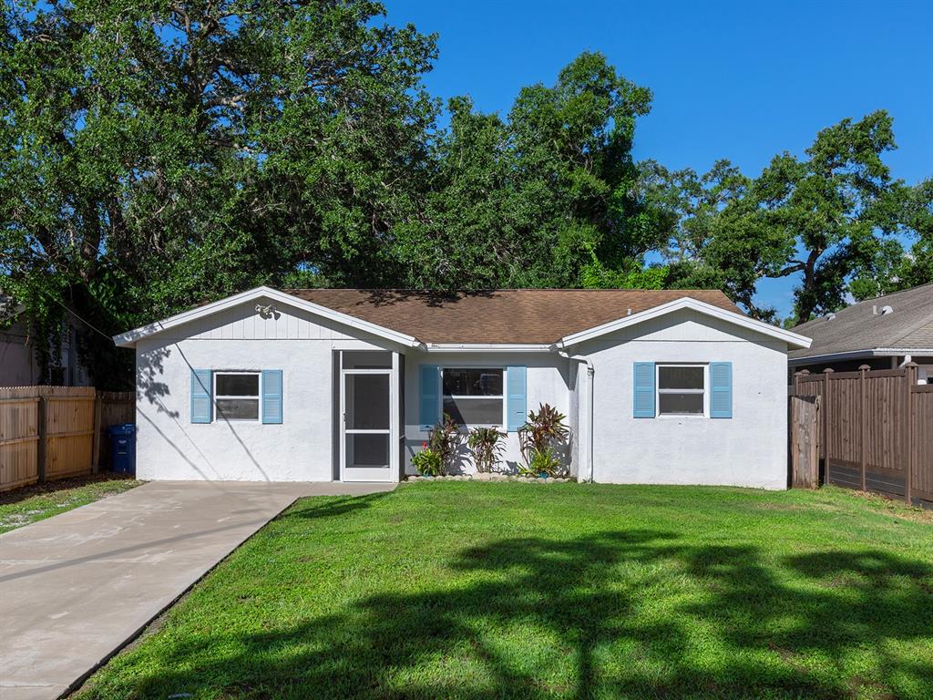 4260 BELL AVENUE, SARASOTA, FL — photo 2 of 22