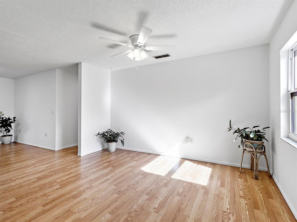 4260 BELL AVENUE, SARASOTA, FL — photo 4 of 22