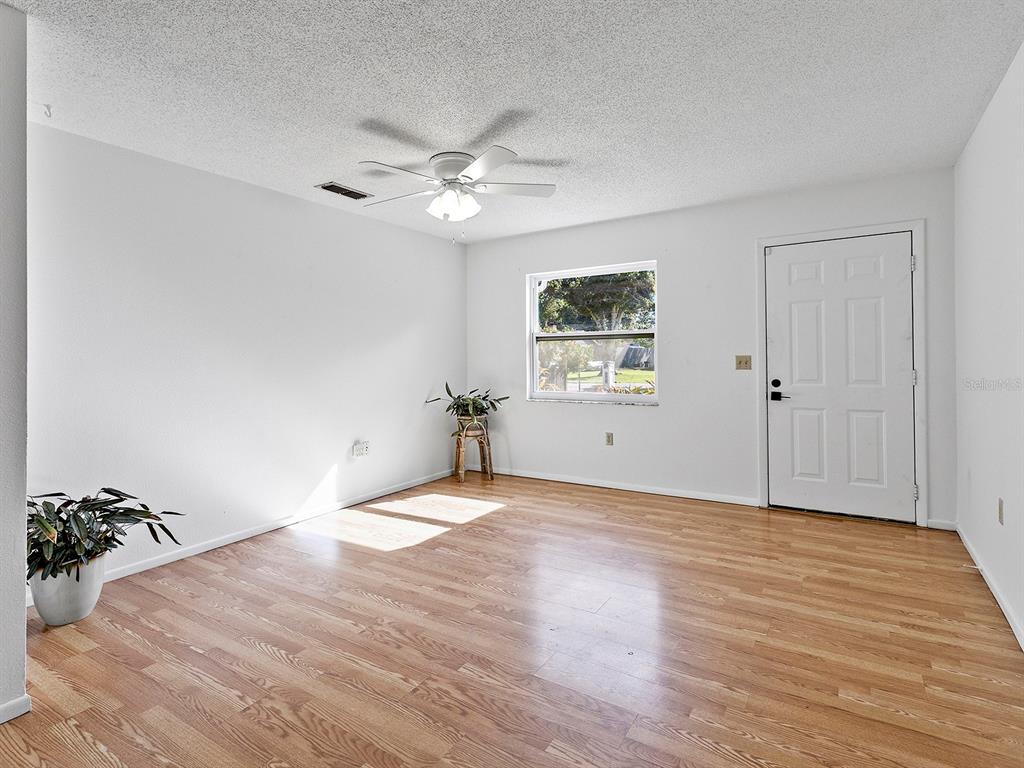 4260 BELL AVENUE, SARASOTA, FL — photo 5 of 22
