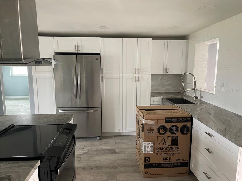 13701 LESLIE DRIVE, HUDSON, FL — photo 3 of 22