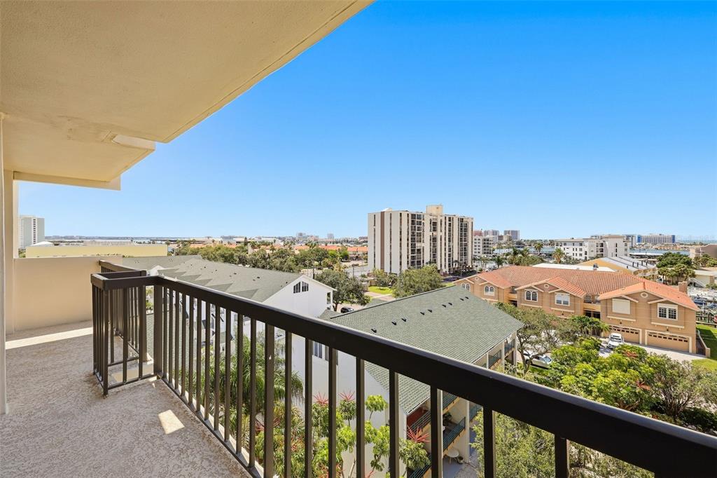 400 ISLAND WAY UNIT 701, CLEARWATER BEACH, FL — photo 5 of 30