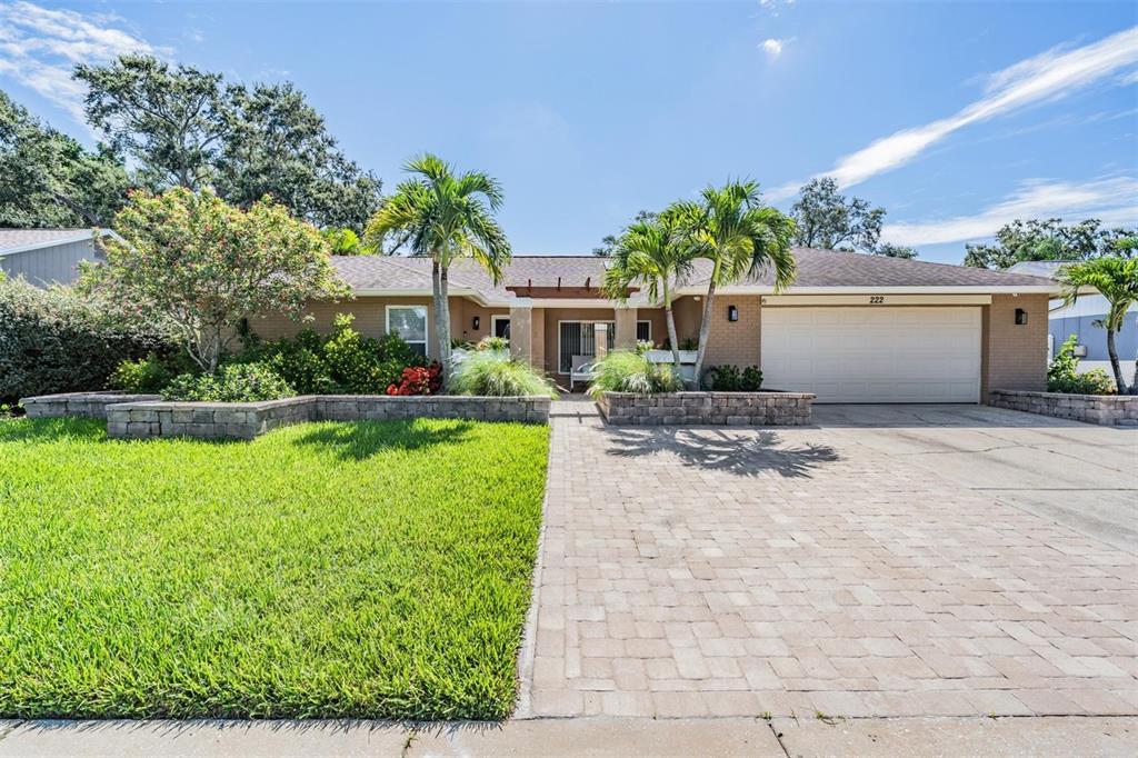 222 FOXCROFT DRIVE E