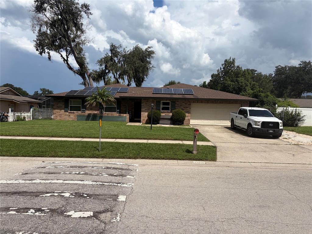 814 SHANGRI LA DRIVE, SEFFNER, FL — photo 2 of 4