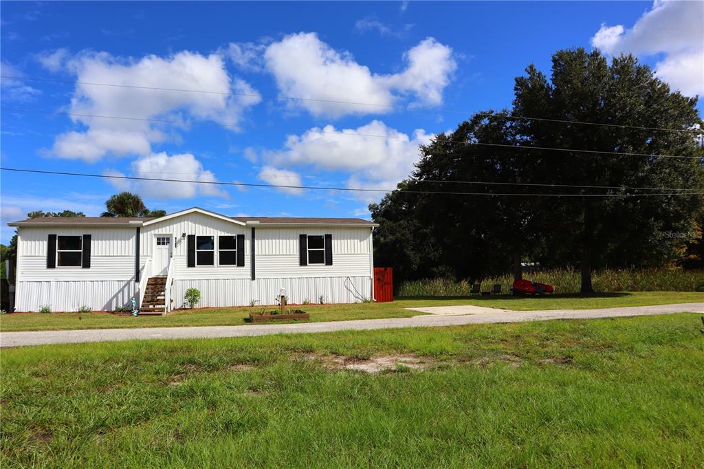6443 FINANCE AVENUE, WEEKI WACHEE, FL — photo 2 of 30