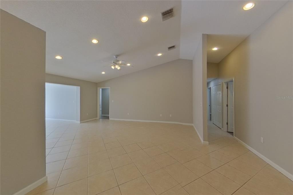 14980 CROWN DRIVE, LARGO, FL — photo 4 of 22