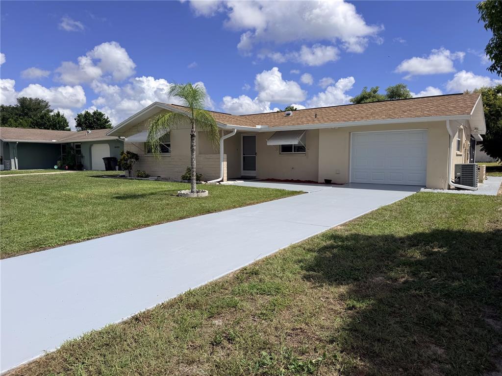 10118 HOLLY DRIVE, PORT RICHEY, FL — photo 2 of 28