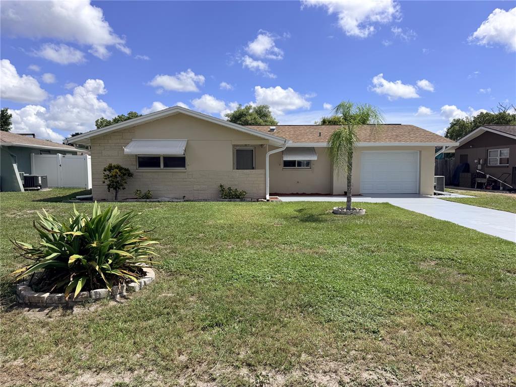 10118 HOLLY DRIVE, PORT RICHEY, FL — photo 4 of 28