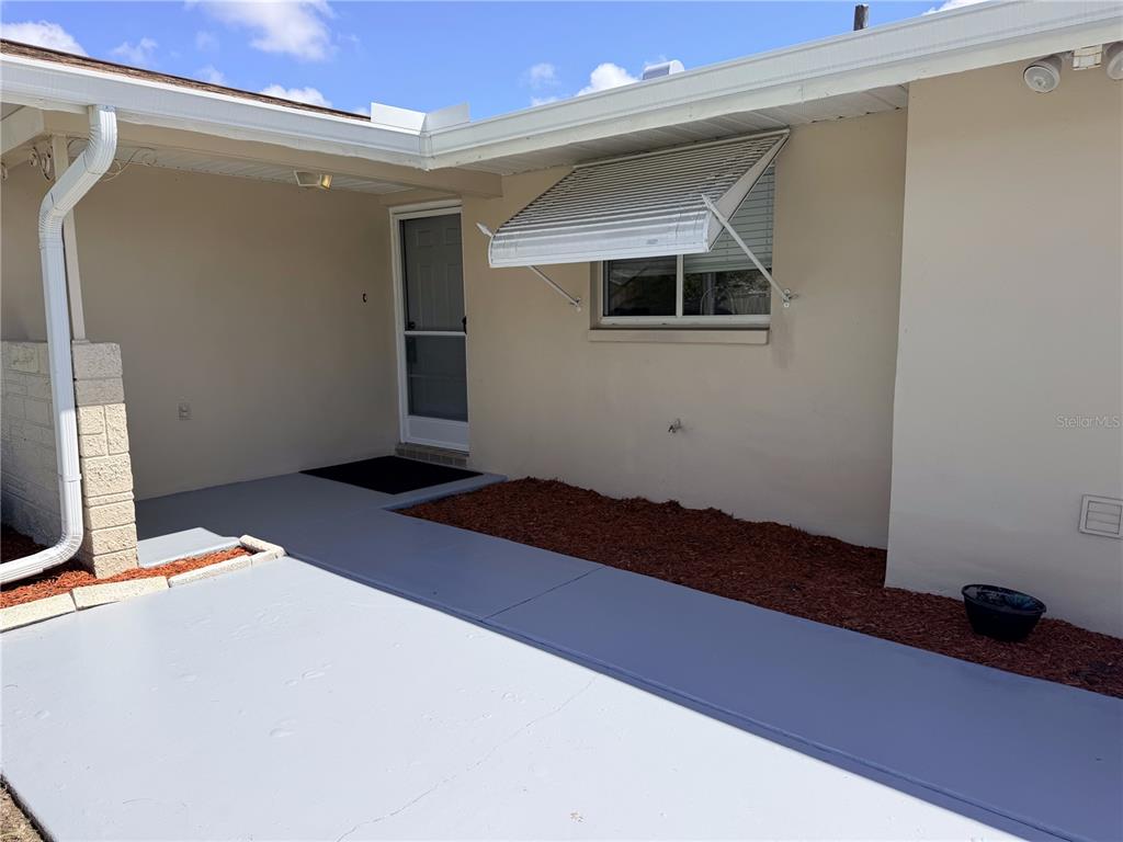 10118 HOLLY DRIVE, PORT RICHEY, FL — photo 5 of 28