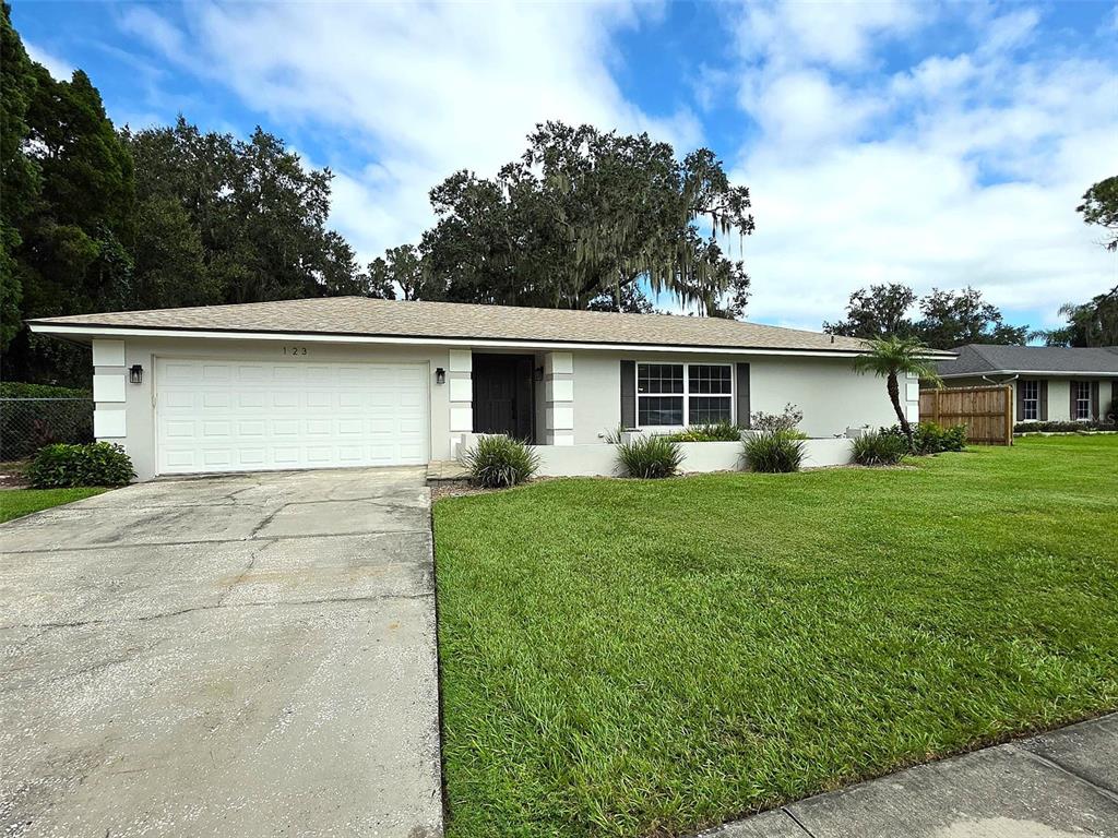 123 ELM SQUARE S, LAKELAND, FL — photo 2 of 30