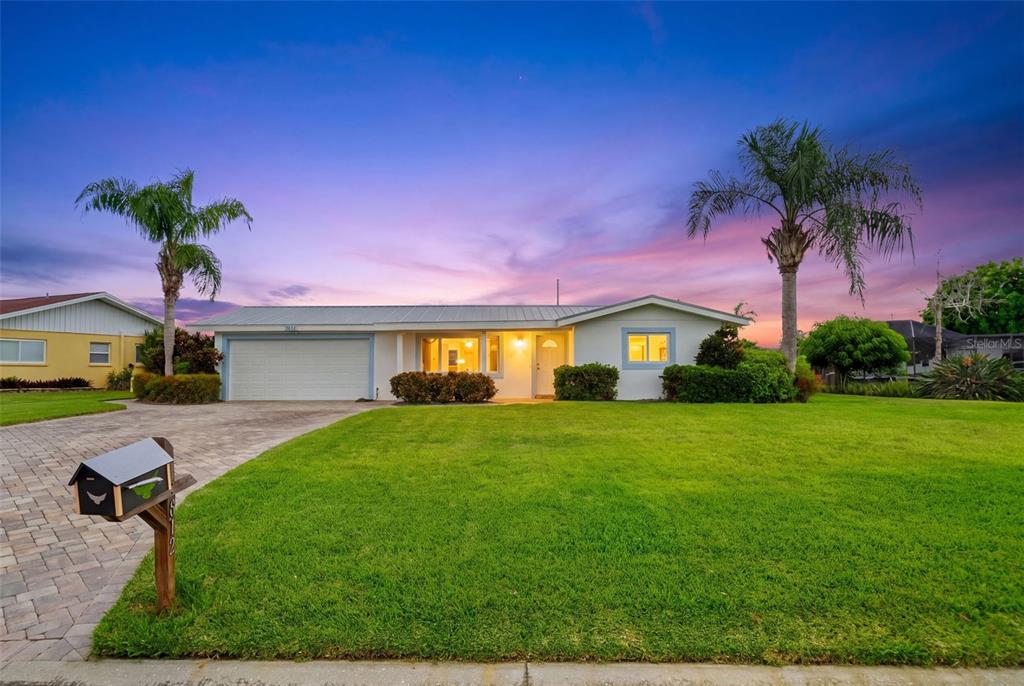 812 ARLINGTON ROAD