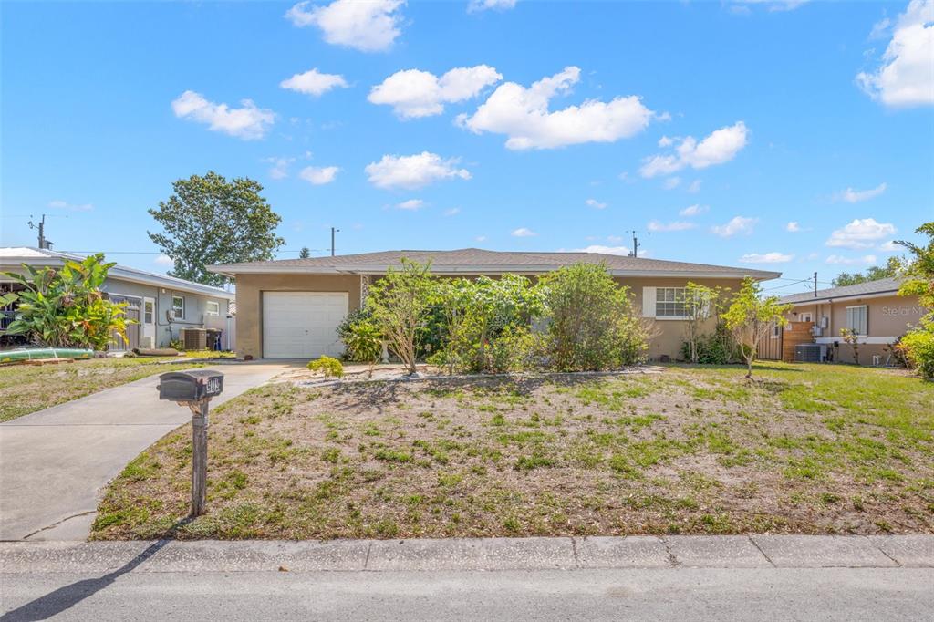909 WOODLEY ROAD