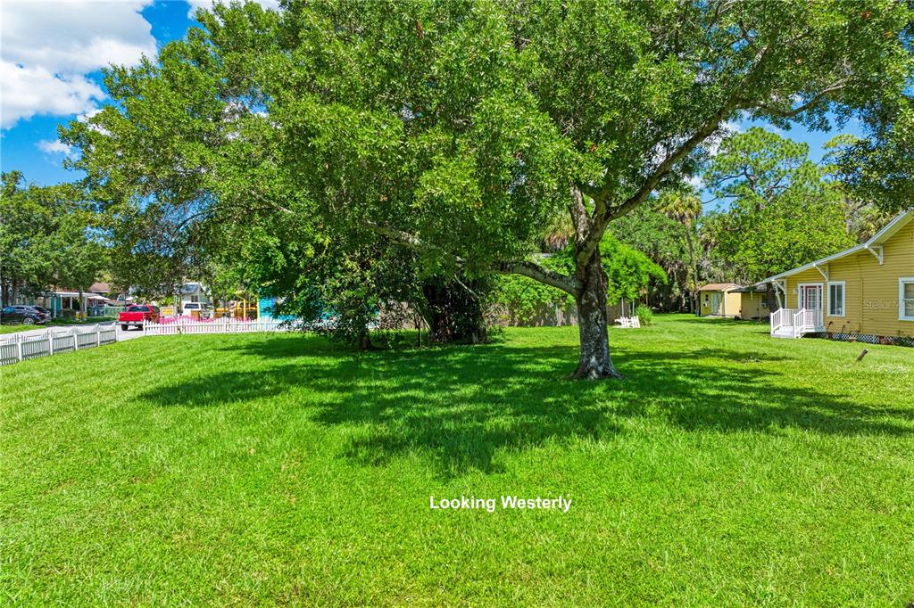 1018 12TH STREET W, BRADENTON, FL — photo 3 of 8