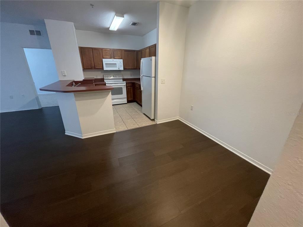 8102 LILLIES WAY UNIT 204, ORLANDO, FL — photo 2 of 11