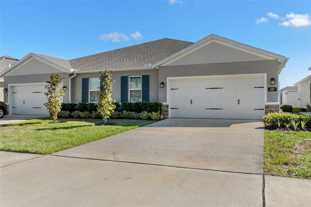 147 VOLTAIRE DRIVE, SPRING HILL, FL — photo 2 of 34
