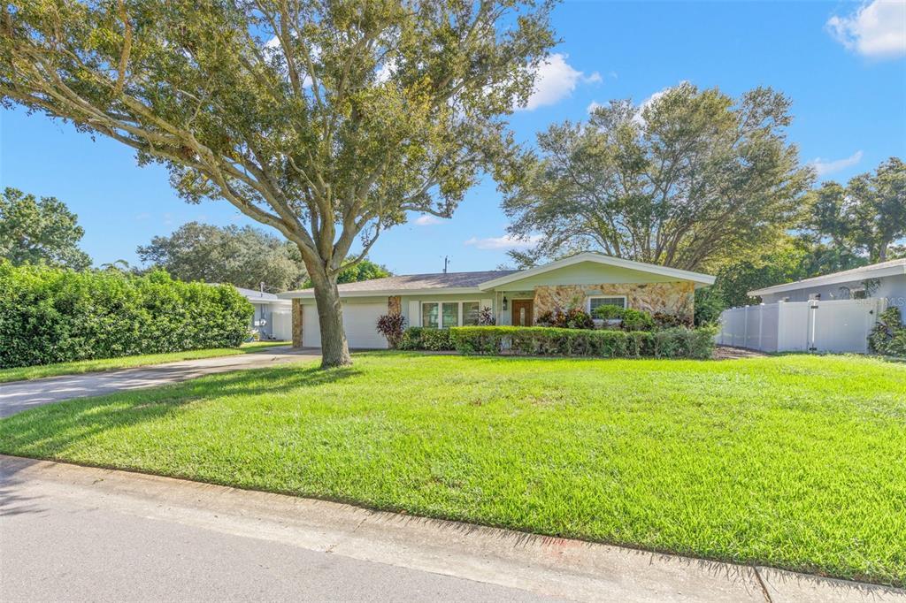 1653 S EVERGREEN AVENUE, CLEARWATER, FL — photo 3 of 30