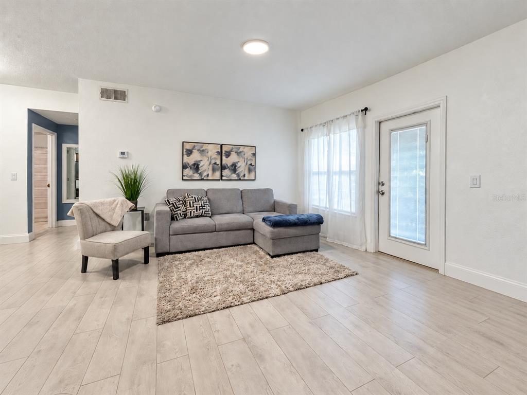 5961 WESTGATE DRIVE UNIT 2023, ORLANDO, FL — photo 2 of 9