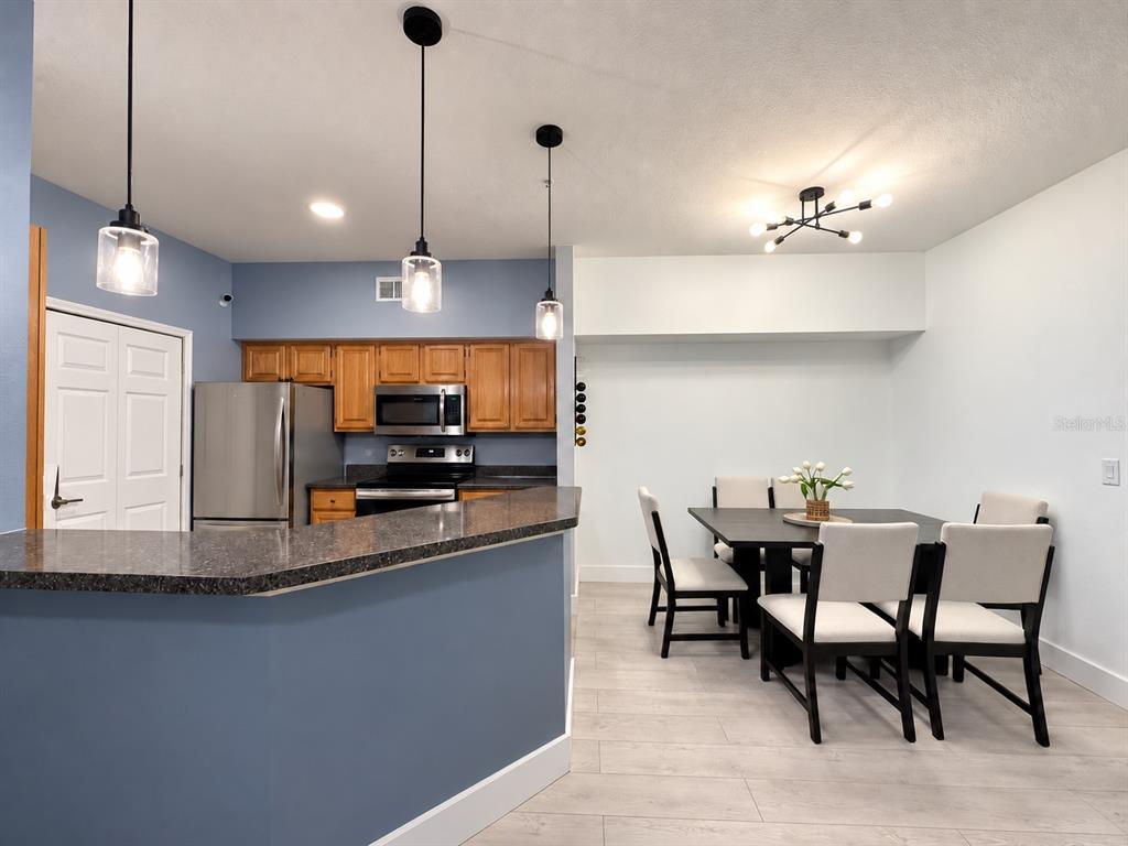 5961 WESTGATE DRIVE UNIT 2023, ORLANDO, FL — photo 3 of 9