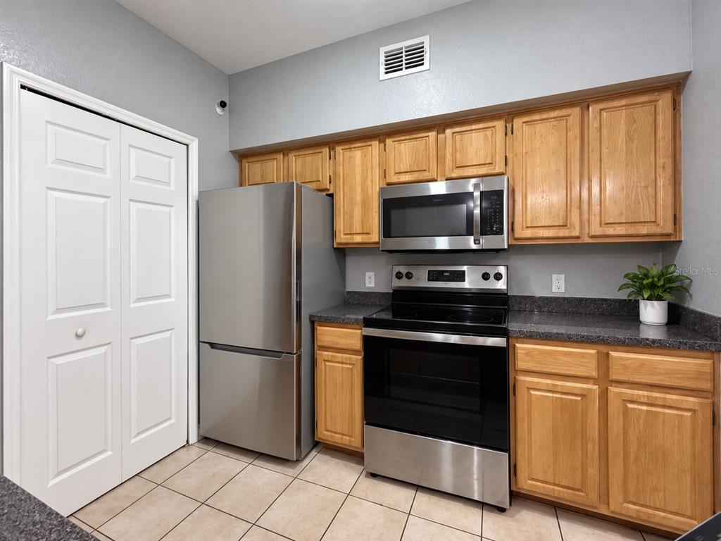 5961 WESTGATE DRIVE UNIT 2023, ORLANDO, FL — photo 5 of 9