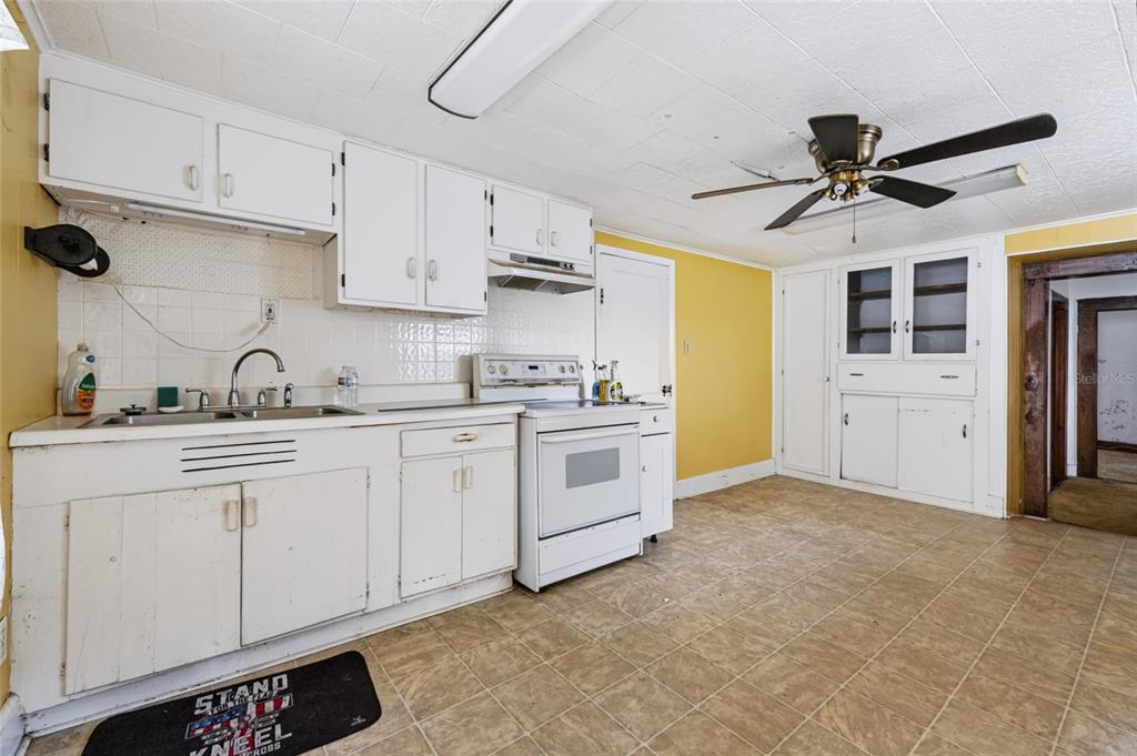 308 S GALENA AVENUE, MINNEOLA, FL — photo 3 of 17