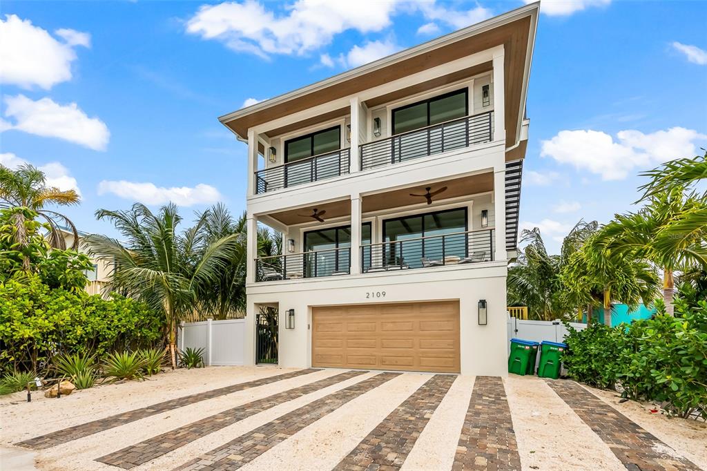 2109 AVENUE C, BRADENTON BEACH, FL — photo 2 of 62