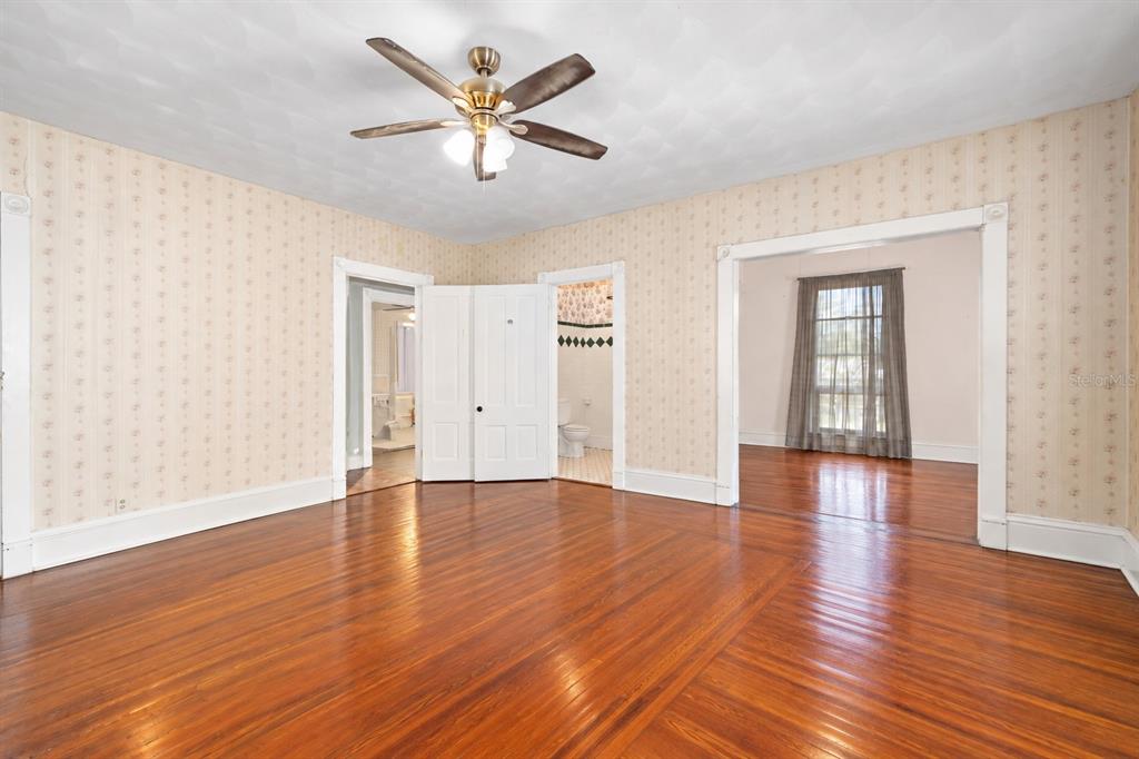 228 W HOWRY AVENUE, DELAND, FL — photo 3 of 9
