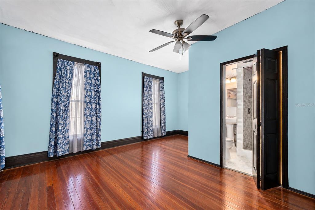 228 W HOWRY AVENUE, DELAND, FL — photo 5 of 9