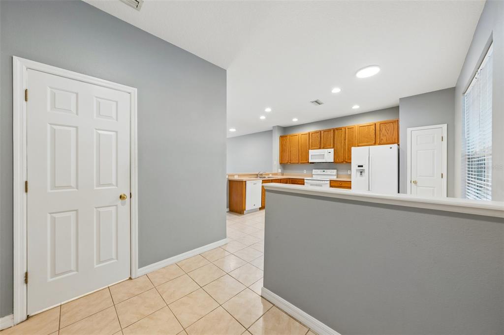 14101 CHRISTIE DRIVE, LARGO, FL — photo 5 of 30
