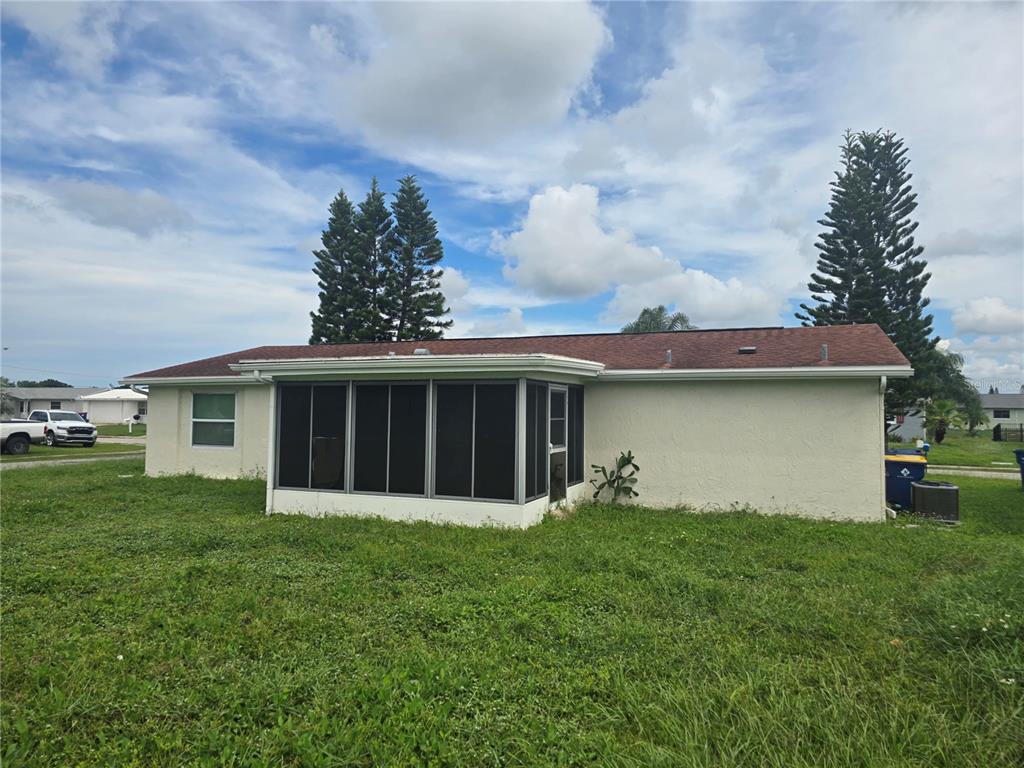 2055 NORFOLK DRIVE, HOLIDAY, FL — photo 5 of 25