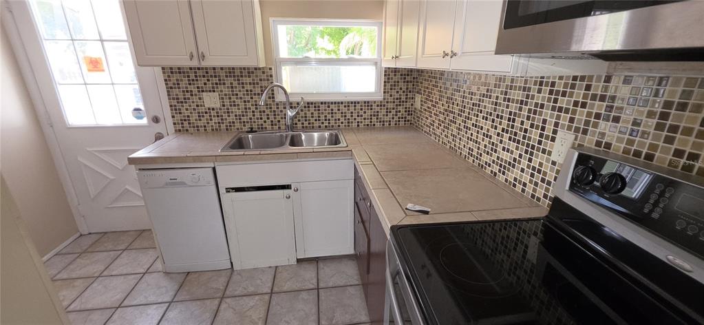1868 LAUREL STREET, SARASOTA, FL — photo 5 of 10