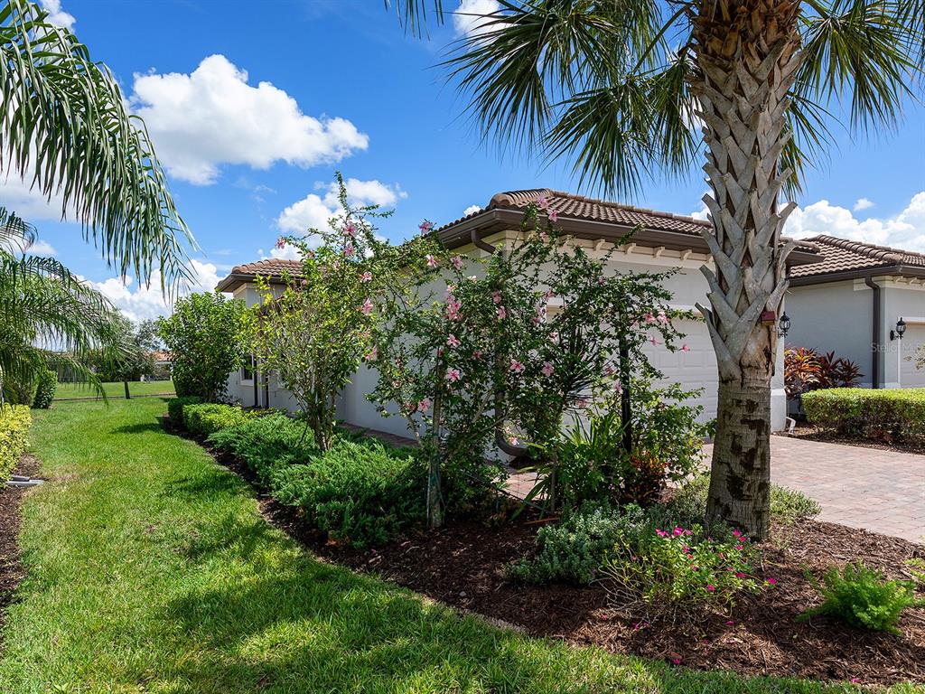 6923 HOLBROOK COVE, BRADENTON, FL — photo 4 of 30