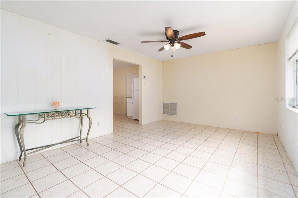 536 OLIVE STREET, SOUTH DAYTONA, FL — photo 4 of 28