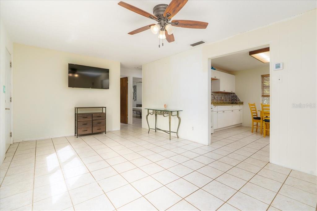 536 OLIVE STREET, SOUTH DAYTONA, FL — photo 5 of 28