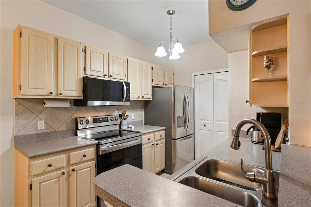 1275 LAKE SHADOW CIRCLE UNIT 13107, MAITLAND, FL — photo 2 of 29