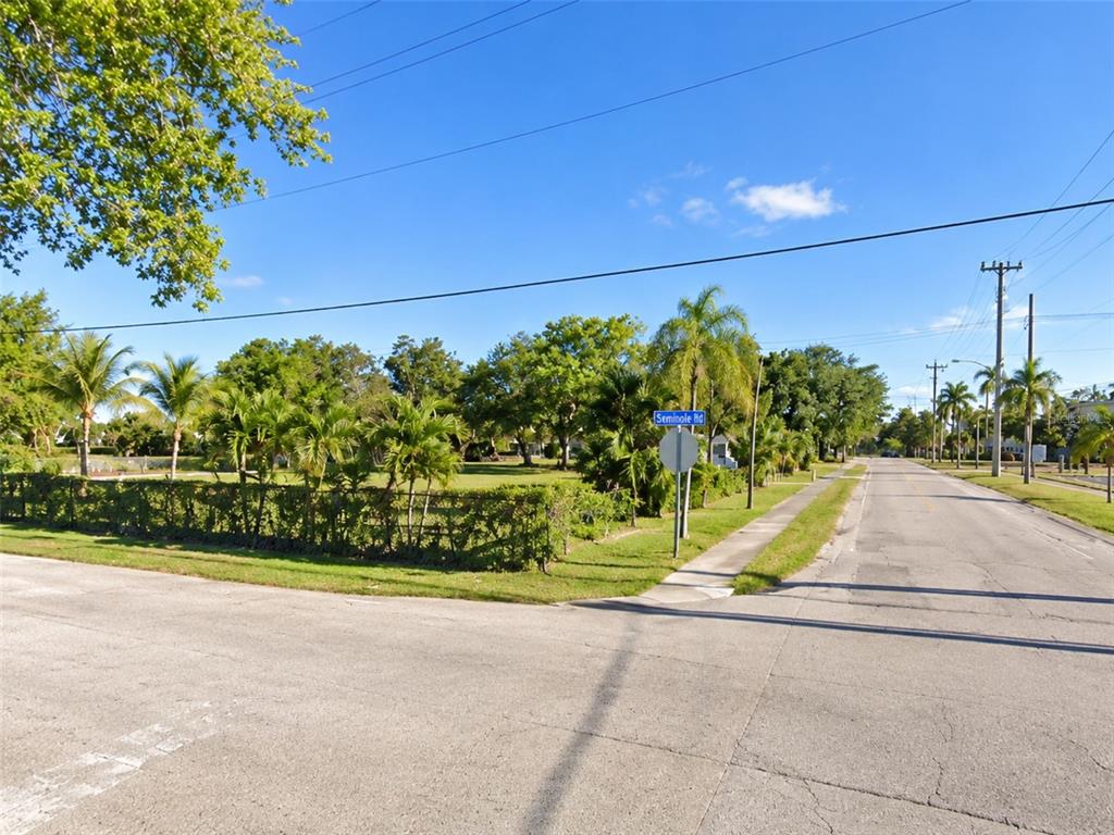 1001 TARPON STREET, FORT MYERS, FL — photo 5 of 9