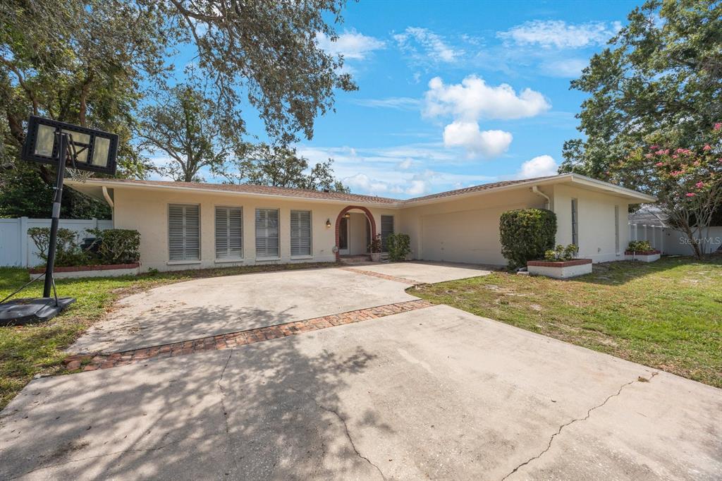 1655 SHEFFIELD DRIVE