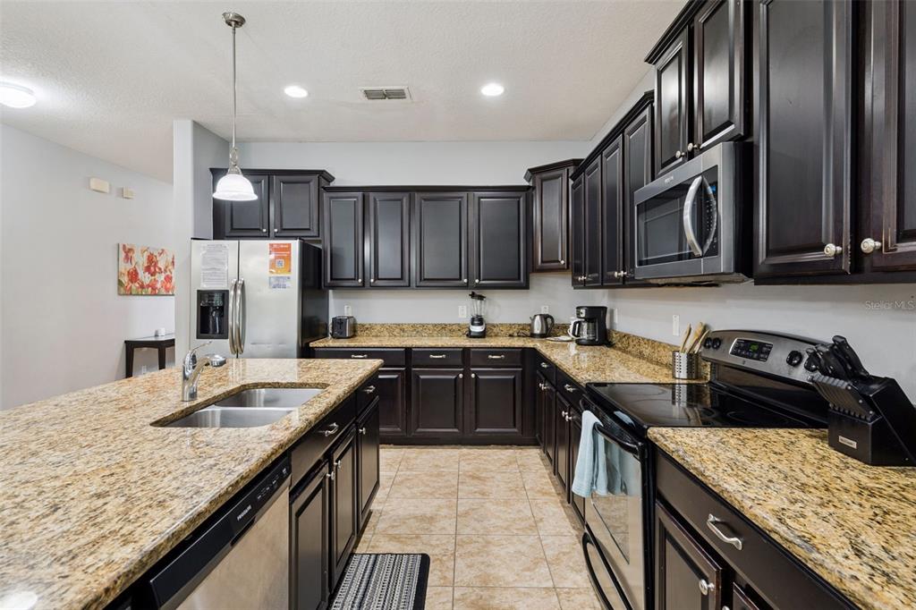 8898 CANDY PALM ROAD, KISSIMMEE, FL — photo 5 of 30
