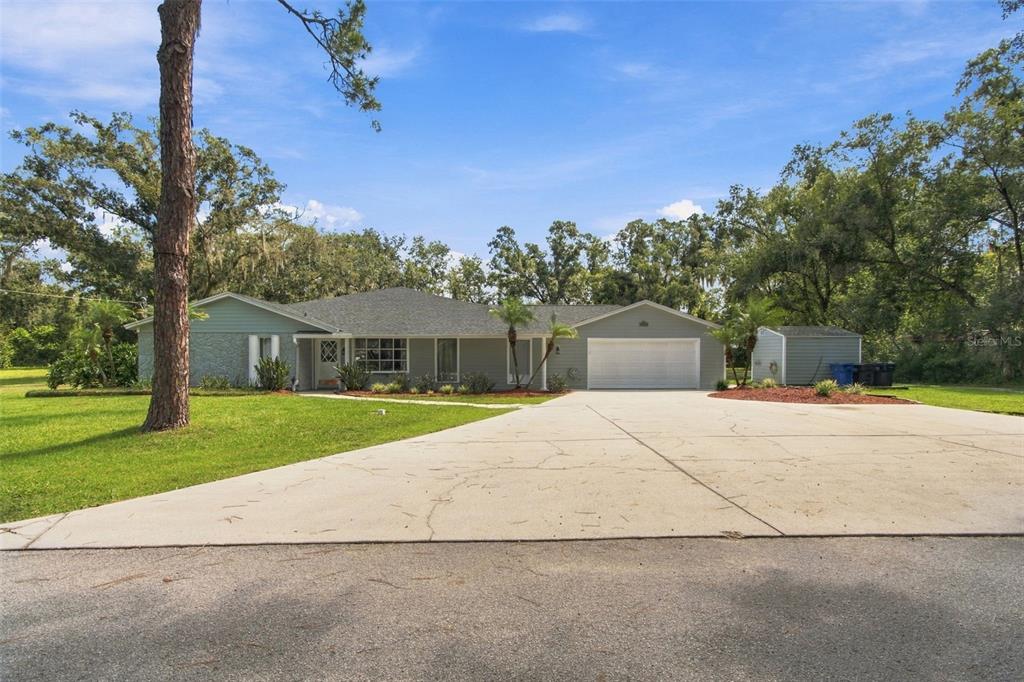 19531 DEER LAKE ROAD, LUTZ, FL — photo 4 of 30