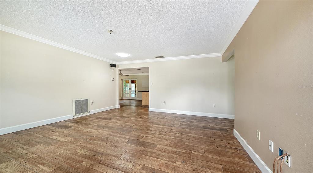 4090 GROVELAND AVENUE, SARASOTA, FL — photo 3 of 24