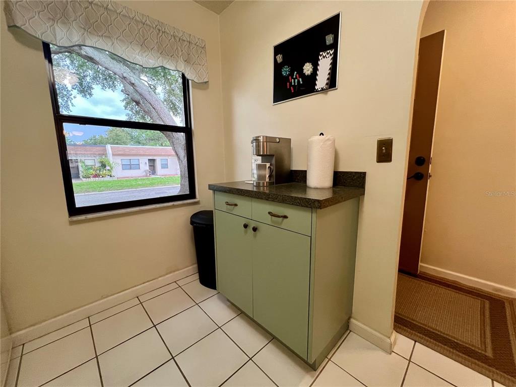 1286 MISSION HILLS BOULEVARD, CLEARWATER, FL — photo 4 of 23