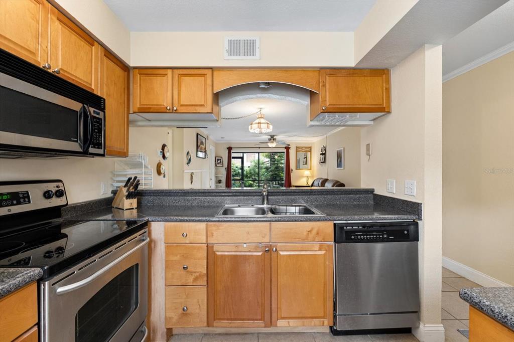 10199 SAILWINDS BOULEVARD S UNIT 103, LARGO, FL — photo 4 of 30
