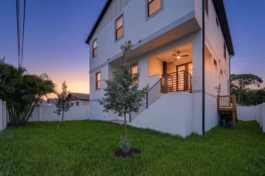 1809 SHORE ACRES BOULEVARD NE, ST PETERSBURG, FL — photo 3 of 30