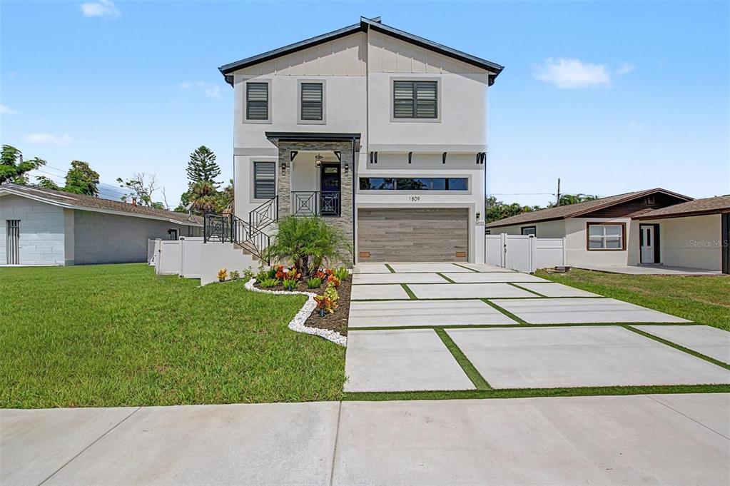 1809 SHORE ACRES BOULEVARD NE, ST PETERSBURG, FL — photo 4 of 30