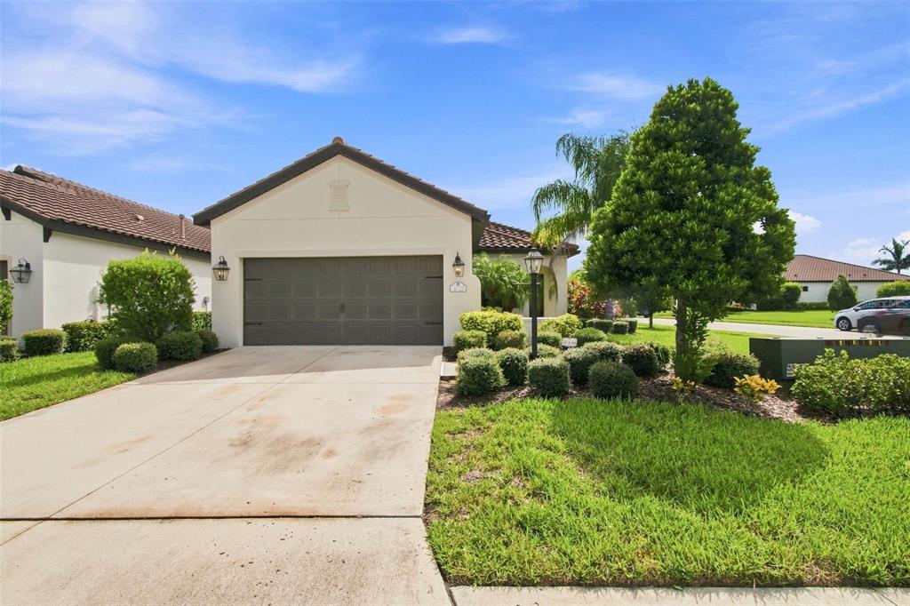 3723 AZURITE WAY, BRADENTON, FL — photo 2 of 30