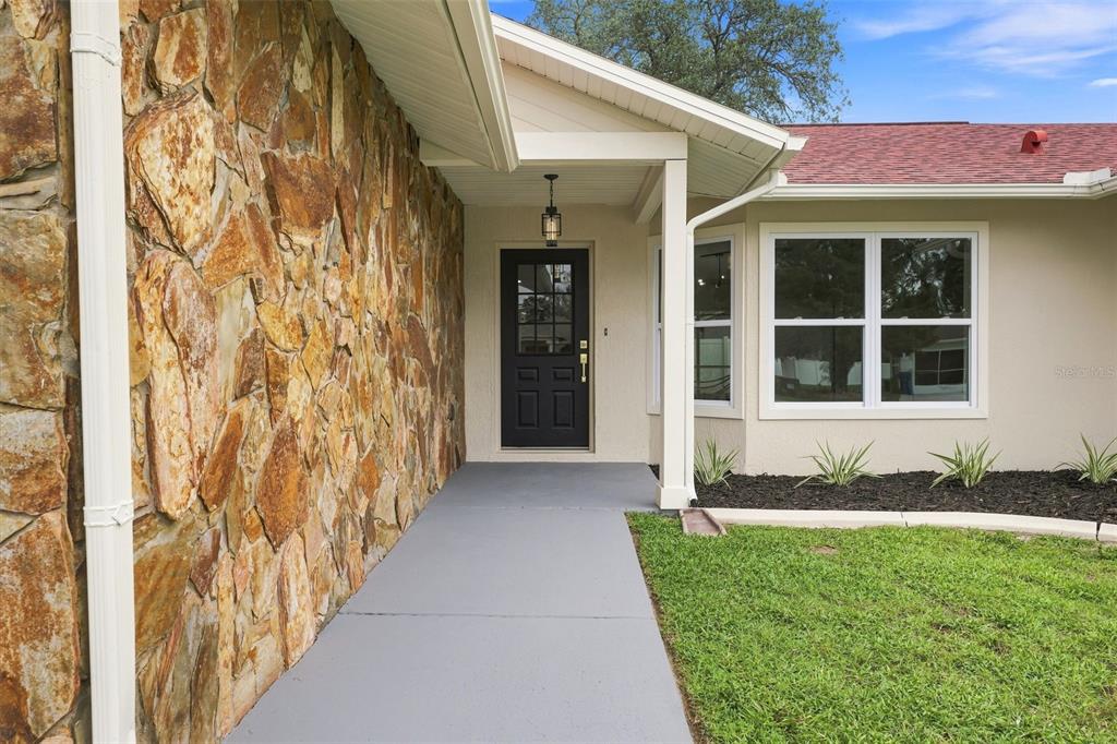 8161 SHALOM DRIVE, SPRING HILL, FL — photo 5 of 30