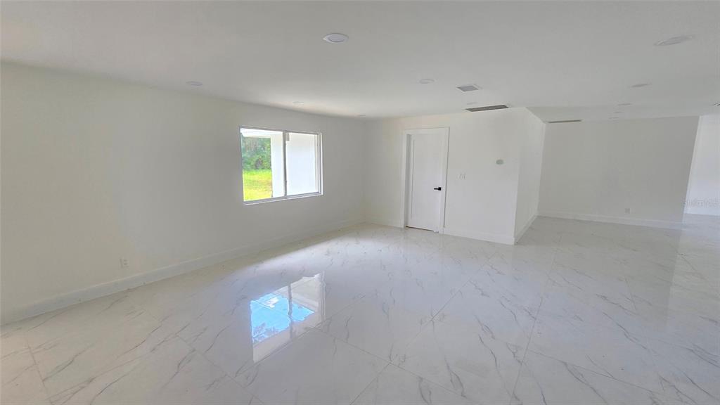 3689 LIBERTY SQUARE, FORT MYERS, FL — photo 4 of 27