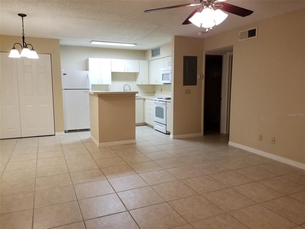 420 FORESTWAY CIRCLE UNIT 207, ALTAMONTE SPRINGS, FL — photo 2 of 23